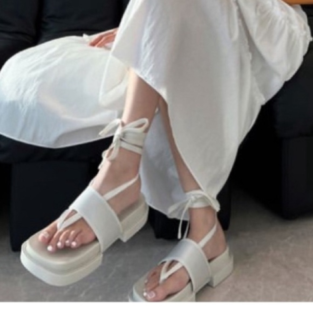 Charles & Keith Alex Chalk Lace Up Gladiator Thong Sandals Size EU 40 US 9 9.5